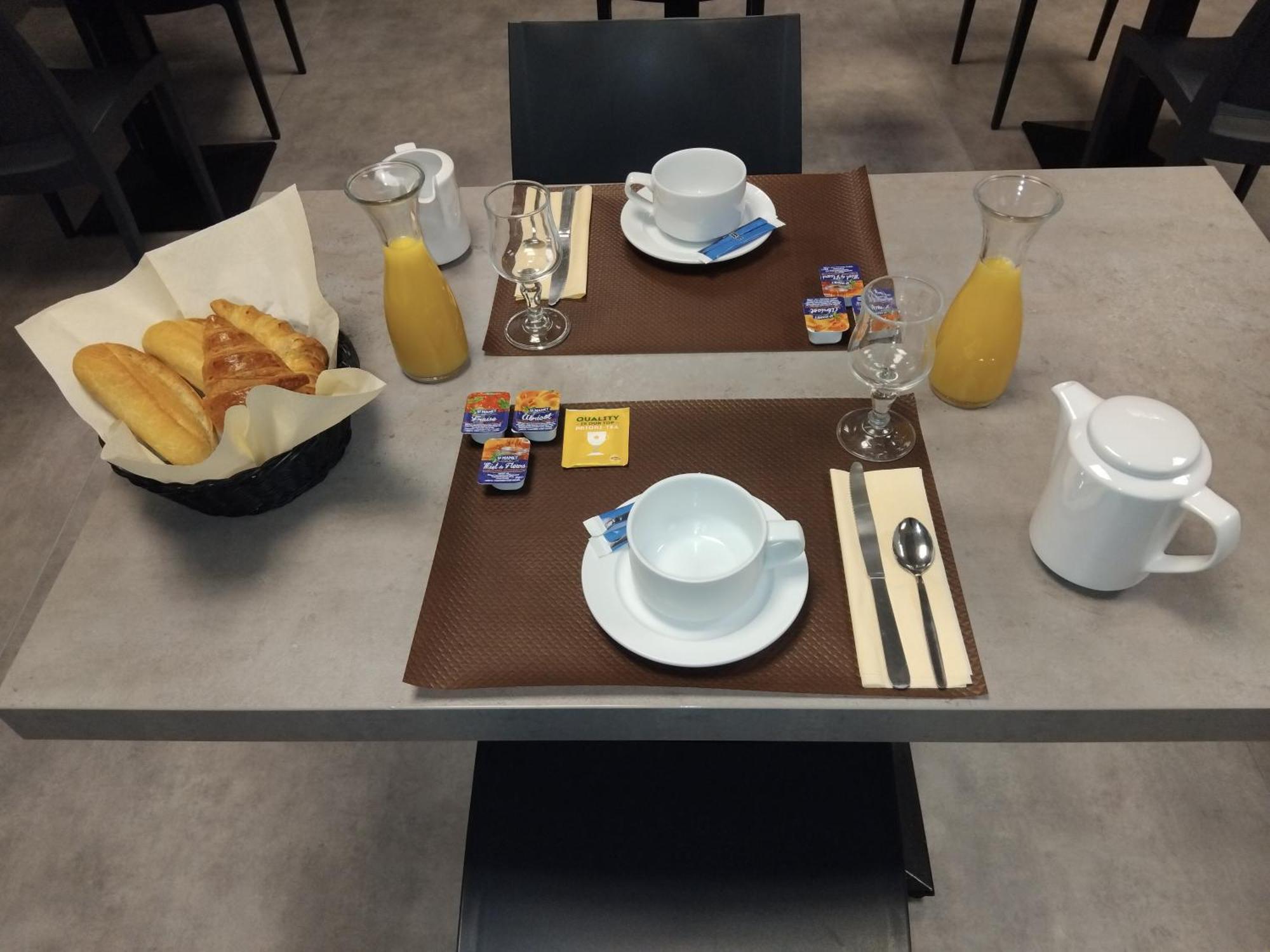 Be Myhotel Évreux Eksteriør bilde
